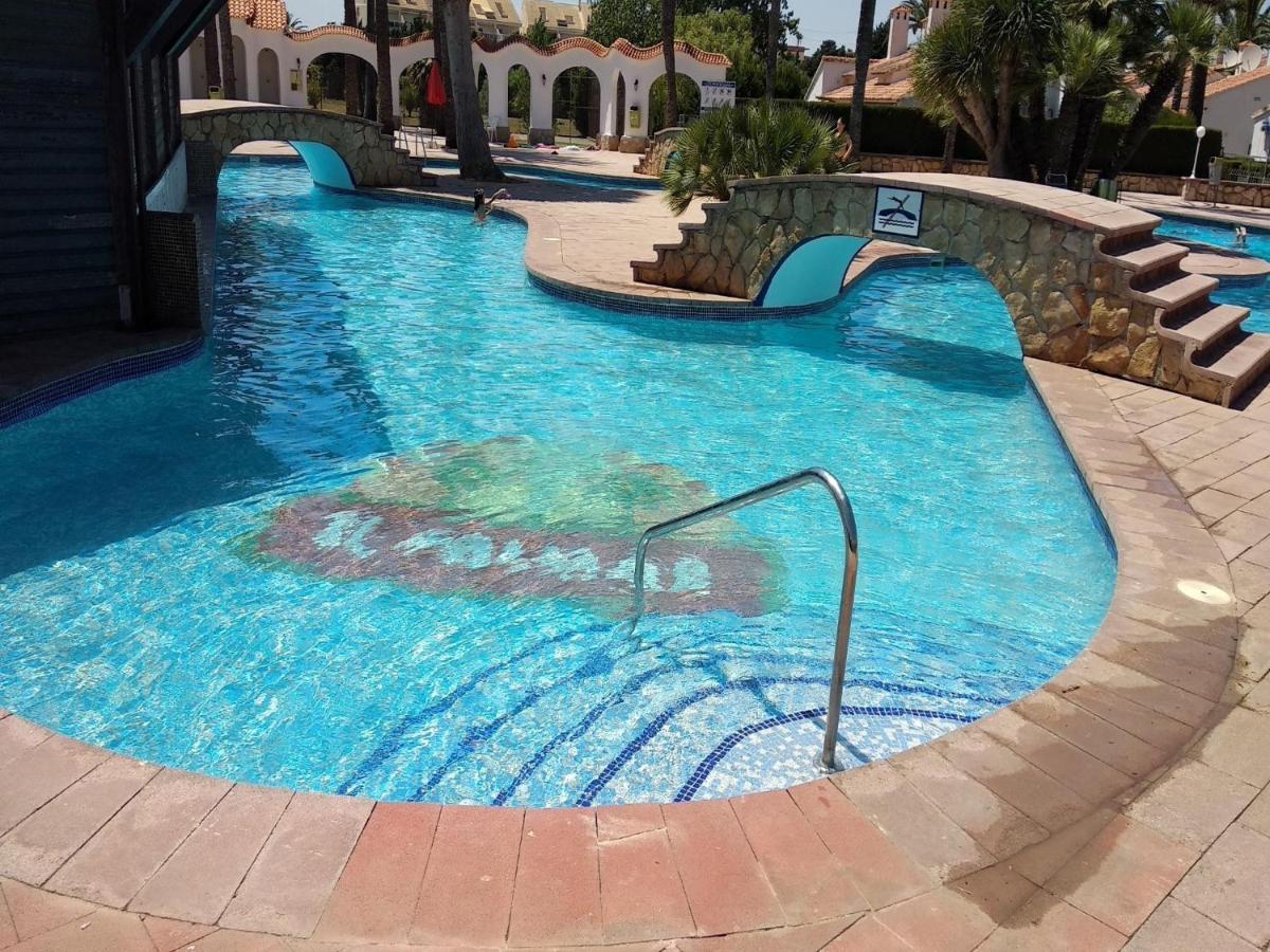 Adosada 2 Hab Frente Piscina Wifi Gratis Biệt thự *