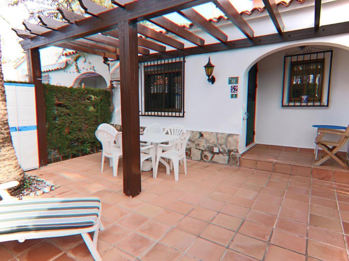 Adosada 2 Hab Frente Piscina Wifi Gratis Biệt thự